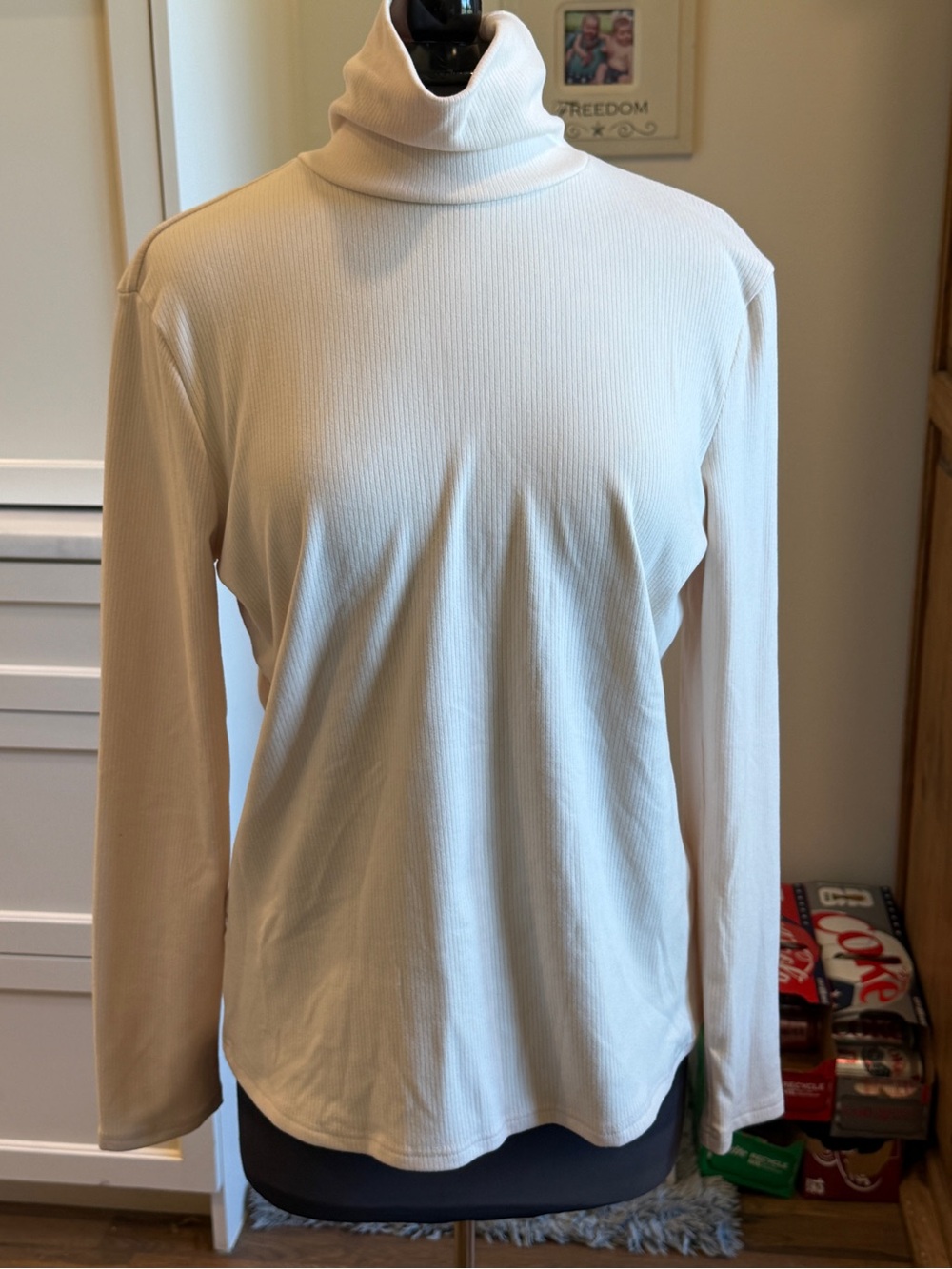 Amazon Essentials Cream Ribbed Turtleneck Sweater - Women's